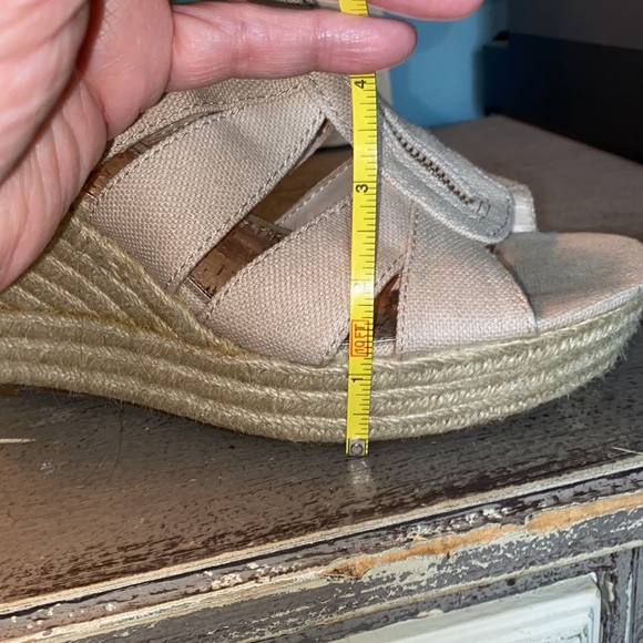 Espadrille wedge platform sandals.
Light khaki colored canvas in GUC size 9.5. - Picture 7 of 10